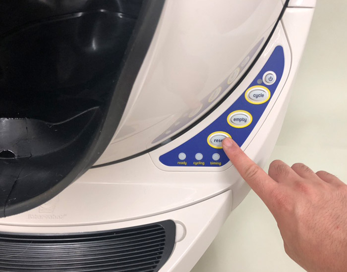 キャットロボットリセットボタン