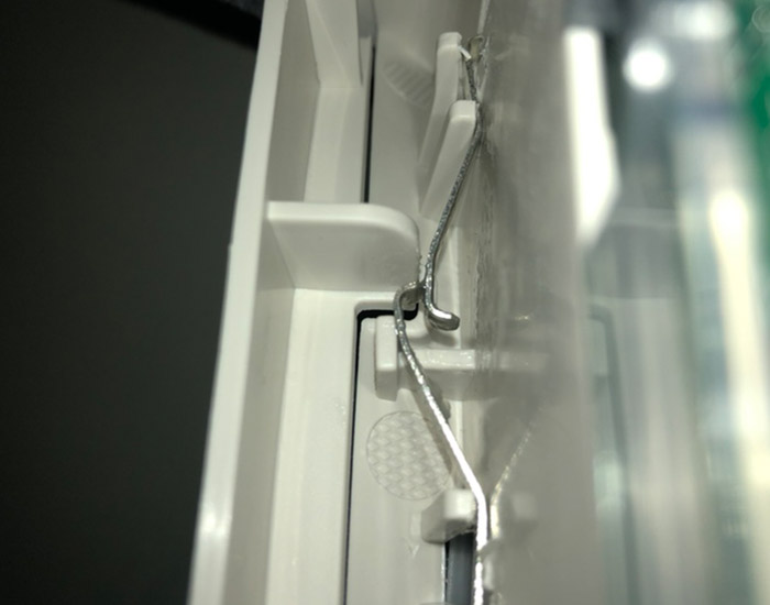 キャットロボットット金属端子