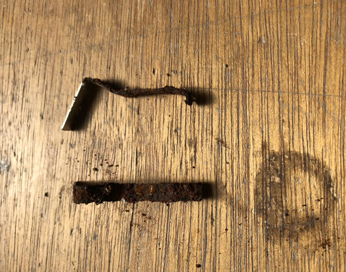 キャットロボットット金属端子