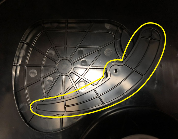 サークルゼロドームの裏蓋が開きっぱなしになる